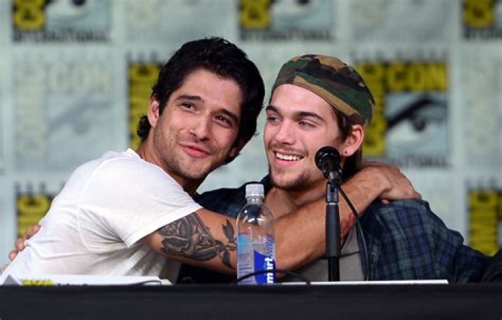 Dylan Sprayberry Interview On ‘Light As A Feather’ After ‘Teen Wolf’ – Hollywood Life